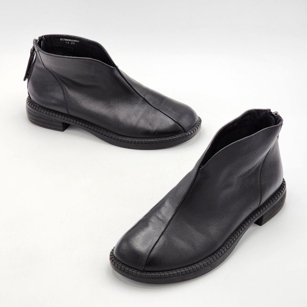 Rebacca V-Cut Ankle Booties Soft Leather Black Size 235 CM Women's 6.5 US RARE
